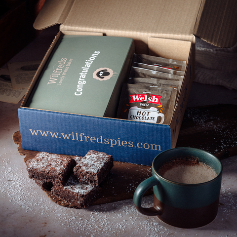 Chocolate Hamper Gift Box – 12 Belgian Chocolate Brownies & 5 Welsh Hot Chocolate Sachets