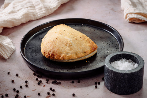 Gower Caws: Steak & Cheddar Pasty (190g)