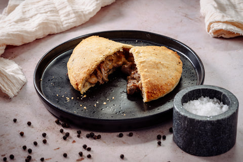 Gower Caws: Steak & Cheddar Pasty (190g)
