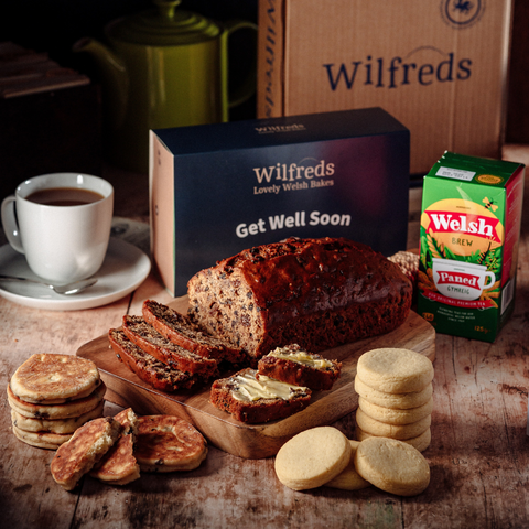 Welsh Gift Tea Hamper – Bara Brith Fruit Cake, Welsh Cakes, Shortbread & Tea