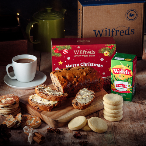 Welsh Gift Tea Hamper – Bara Brith Fruit Cake, Welsh Cakes, Shortbread & Tea