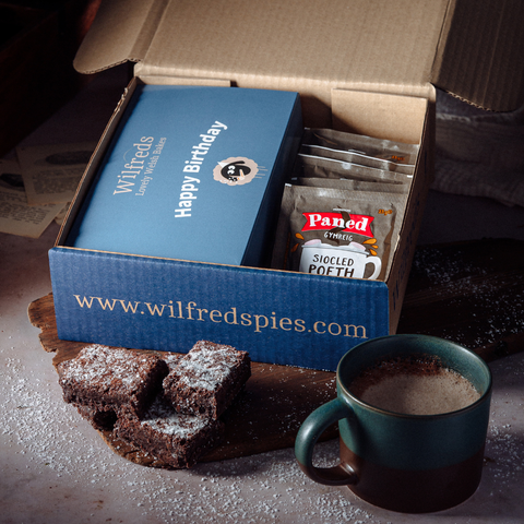 Chocolate Hamper Gift Box – 12 Belgian Chocolate Brownies & 5 Welsh Hot Chocolate Sachets