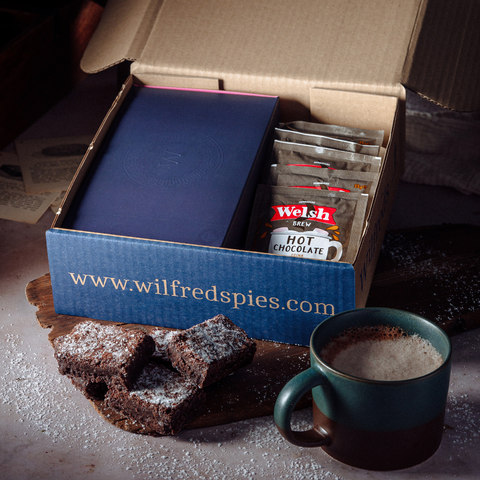 Chocolate Hamper Gift Box – 12 Belgian Chocolate Brownies & 5 Welsh Hot Chocolate Sachets