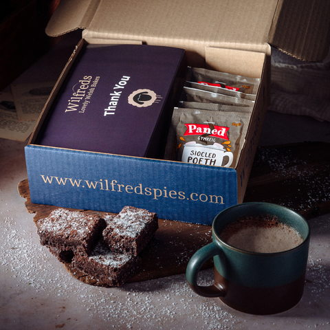 Chocolate Hamper Gift Box – 12 Belgian Chocolate Brownies & 5 Welsh Hot Chocolate Sachets