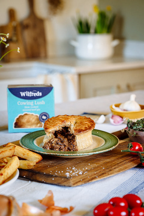 Cowing Lush: Minced Beef & Gravy Pie (265g)