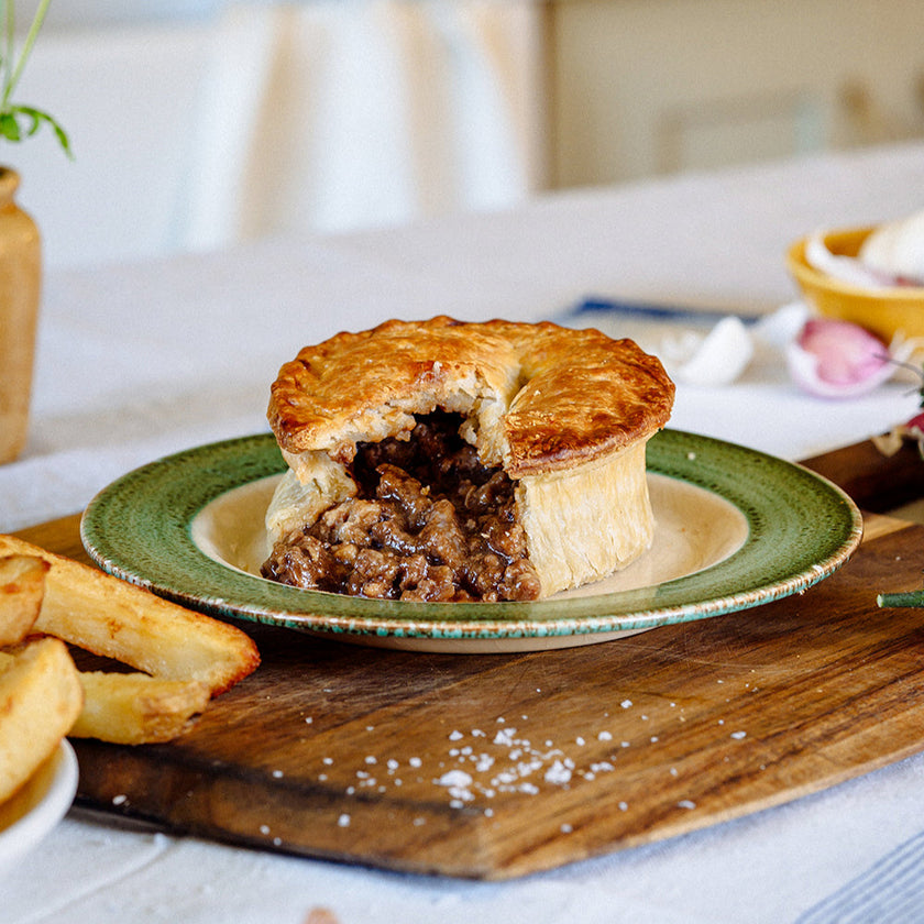 Cowing Lush Minced Beef & Gravy Pie Wilfreds Pies