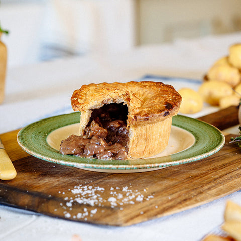 Gower Cwtch: Beef & Horseradish Pie (265g)