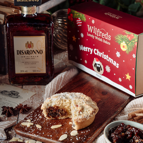 Amaretto Almond Crumble Mince Pies