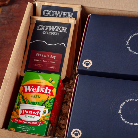 Welsh Tea & Coffee with Classic Welsh Bakes Gift Hamper