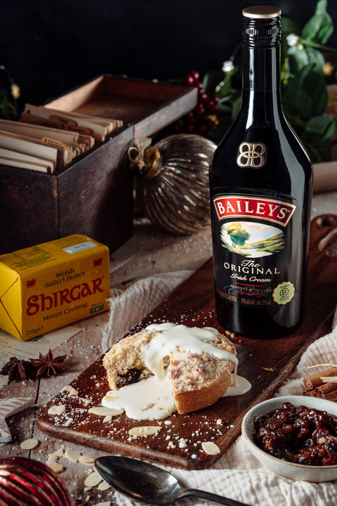 Baileys and Almond Crumble Mince Pies